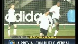 Que te pasa Schweinsteiger estás nervioso Argentina Alemania el partido fuera de la cancha [upl. by Harsho]