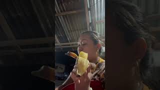 Simple ng buhay kumakain ng saging na nilaga banana sagingsaba viralvideo viralshorts food [upl. by Etteoj683]