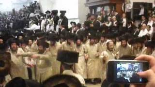 Simchas Beis Hashoevo Toldos Aharon Aharon Ushpizin 5772 part2 [upl. by Anatak]