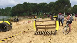 Le parcours dobstacles sur la plage de la Banana Race [upl. by Georgena]