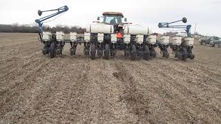 BigIron Online Auction 122618 EN8259  Kinze 3200 12x30 Planter [upl. by Winthorpe]