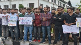 GMC Srinagar resident doctors continue strike [upl. by Ahseiyt]