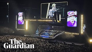 Elton Johns tribute to Queen Elizabeth II at Toronto concert Im glad shes at peace [upl. by Cerys]