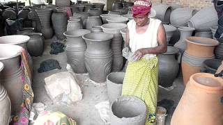 Fabrication de poterie à la main [upl. by Streetman]