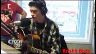 David Thibault jeune canadien chante amp imite Elvis Presley  Blue Christmas  Incroyable [upl. by Rafaelof]