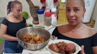 Pollo GuisadoUn plato tradicional Dominicano 🇩🇴 [upl. by Akkinahs]