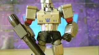 review Revoltech Megatron [upl. by Eyaj]