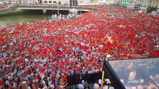 Fêtes de Bayonne 2018  les festayres chantent quotLa Peña Baionaquot [upl. by Aiuqat]