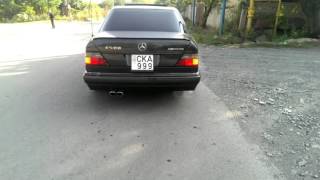 Mercedes W124 E500 звук выхлопа sound разгон [upl. by Bronk]