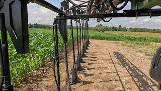 CANADIAN FARMER  SIDEDRESSING CORN  with Urea Ammonium Nitrate using 360 Yield quotYquot bars amp JD 4830 [upl. by Vachill]