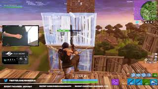 Insane build battle that goes to the sky limit Watch until the end [upl. by Angadresma47]