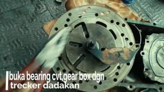 Cara membuka klaher cover cvt gear box [upl. by Balbur625]