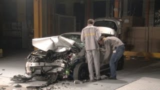 2013 Renault Clio 4 CRASH TEST [upl. by Redmond]