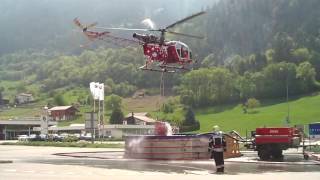 Waldbrand in Visp Helikopter Löschflüge Originalton [upl. by Meeharb]