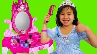 Princess MakeUp Routine Pretend Play with Jannie [upl. by Jermaine]