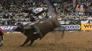 Mudslinger bucks Jaron Nunnemaker  01 PBR Albuquerque [upl. by Arnuad]