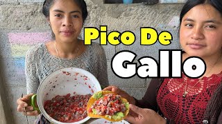 Cocinando PICO De GALLO A Nuestro ESTILO😋 [upl. by Fedora859]