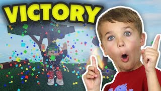 I SURVIVED AND WIN in ROBLOX VACATION STORY [upl. by Peper]