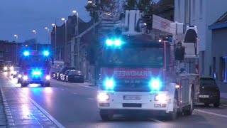 PRIMEUR Elevator  Materiaalwagen Brandweer Buggenhout HVZ Oost met spoed tijdens STORM Ciarán [upl. by Enyrb]