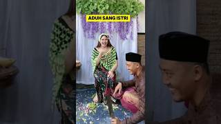 momen lucu ketika suami disuruh membelah buah kelapa ‼️ lucu ngakak kocak pasutri [upl. by Farrington]