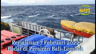 Badai Mencekam di Perairan Bali  Lombok Penyebrangan Padang Bai ke Lembar [upl. by Yenar459]