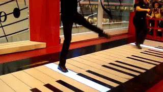 quotFur Elisequot on The Big Piano at FAO Schwarz [upl. by Bonina]