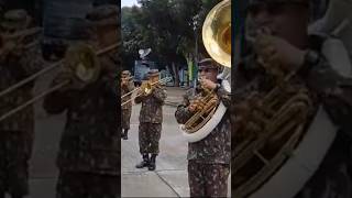 Maestro Fidélis apresenta Banda de música do Exército Brasileiro tocando o Dobrado Os 4 Tenentes [upl. by Annoik]