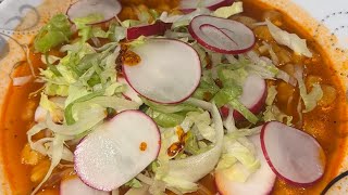 Como hacer un delicioso pozole rojo de pollo  una receta deliciosa y fácil [upl. by Htbazile]