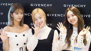 180807 트와이스 TWICE 나연 Nayeon 다현 Dahyun 정연 Jeongyeon 4K 60P 직캠  신촌 현대백화점 지방시 GIVENCHY 런칭 행사 by Spinel [upl. by Ernestine]