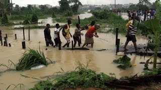 Les résidents camerounais aux prises avec les inondations [upl. by Judith]