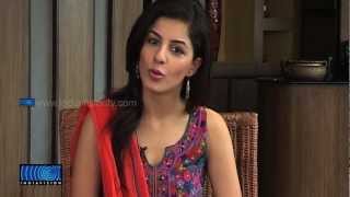 Isha Talwar About Her First Malayalam Movie Thattathin Marayathu [upl. by Haldi973]