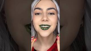 Labios de BEETLEJUICE maquillaje [upl. by Powder929]