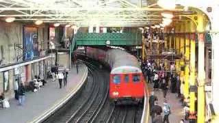 Farringdon Station  London Underground platforms [upl. by Ylas260]