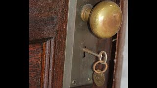 Abandoned Apartment Locked In 1939 Door Opened 70 Years Later To Reveal Priceless Secrets [upl. by Amaj]