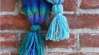 Tutorial How to Make Yarn Tassels [upl. by Hoye]