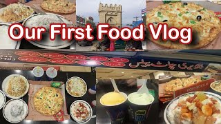 Pakistani Street Food  Street Food in Jhelum  Hajveri Chaat Palace food review  Samosa Chaat [upl. by Karlan]