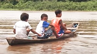 Les routes de limpossible  Brésil les petits piroguiers de lAmazone [upl. by Nauqes]