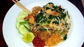 Pad Thai  ผัดไทยกุ้งสด [upl. by Elaen]