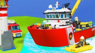 LEGO Feuerwehrmann mit Feuerwehrauto amp Feuerwehr Boot für Kinder [upl. by Yssis97]