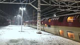 Riding the Japans Sleeper Train on a Heavy Snow Day Atami→Izumoshi [upl. by Koppel]