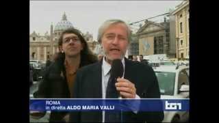 Gabriele Paolini quotIl papa è pedofiloquot incursione al TG1 dopo annuncio dimissioni Papa [upl. by Ahsitruc]