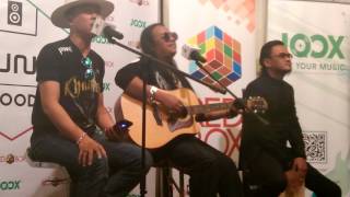 Khalifah  Fantasia Bulan Madu Versi Akustik [upl. by Amo801]