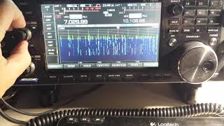 IC7610 vs IC7300 Actual Signals [upl. by Sallyanne]