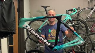 20212022 Bianchi Oltre XR4 unboxing [upl. by Haorbed]