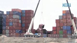 Containers waaien omver op terminal Oude Maasweg RotterdamBotlek [upl. by Salazar]