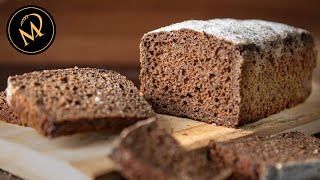 Schwarzbrot aus dem eigenen Ofen  Das beste Schwarzbrot Rezept [upl. by Nereil]