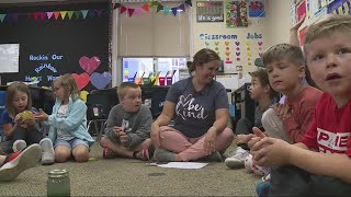 Oskaloosa Elementary teacher awarded Golden Apple [upl. by Micro]