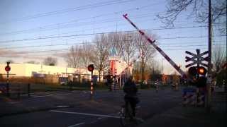 Spoorwegovergang Haarlem  Dutch railroad crossing [upl. by Debbi]