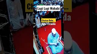 Wahabi Firanda Andirja Imam Sholat Lagi Buka HP [upl. by Alessandra]