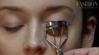 Beauty 101 Using an eyelash curler [upl. by Friend]